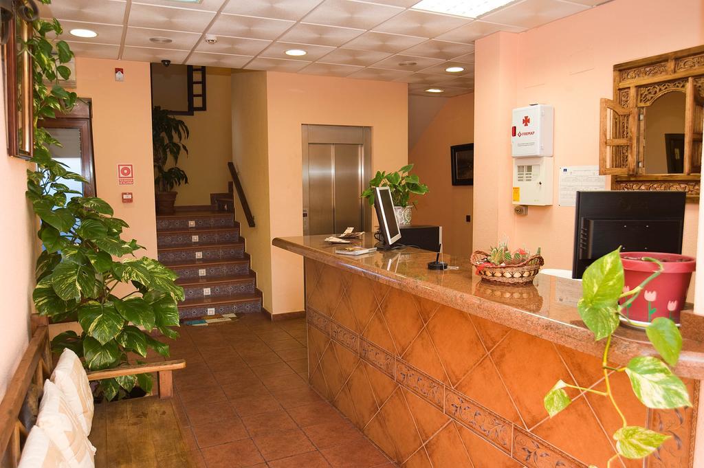 Hotel Rural "Victoria" Humanes ภายนอก รูปภาพ